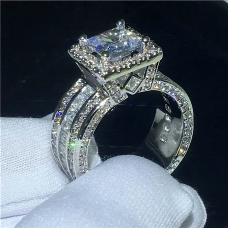 Super Shining Women Men Fashion Ring Exquisite Silver Color Inlaid Zircon Stones Wedding Rings for Women Engagement Jewelry