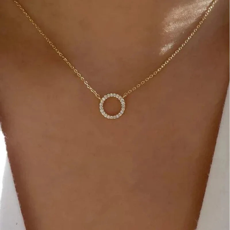 Fashion Trend Elegant Jewelry Simple Crystal Circle Pendant Necklace Golden Color Unquie Women Necklace Party Gift Wholesale